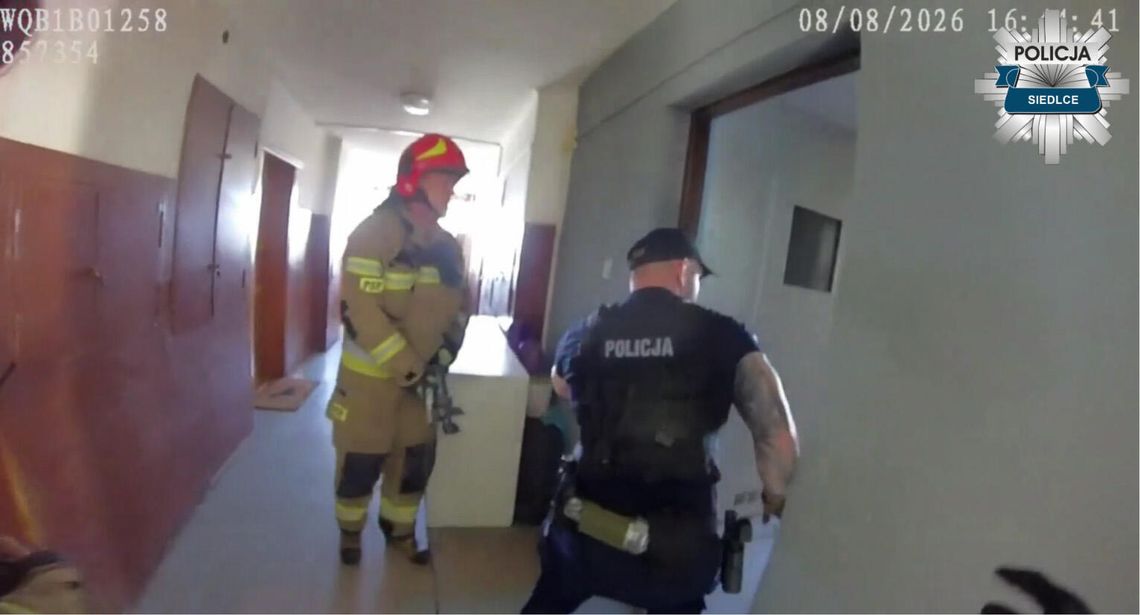 Zamknął się w mieszkaniu, odkręcił butlę z gazem i trzymał zapalniczkę. Tak wyglądało wejście policji
