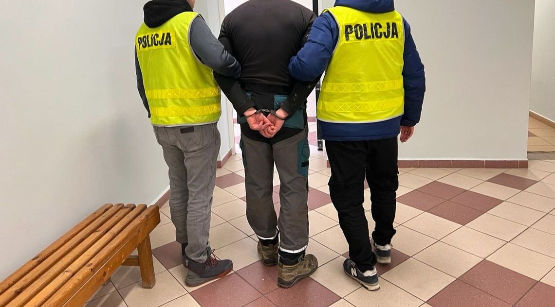 Zamówił zakupy przez aplikację. Po przyjeździe taksówkarza wyciągnął nóż i dokonał rozboju Zamówił zakupy przez aplikację. Po przyjeździe taksówkarza wyciągnął nóż i dokonał rozboju