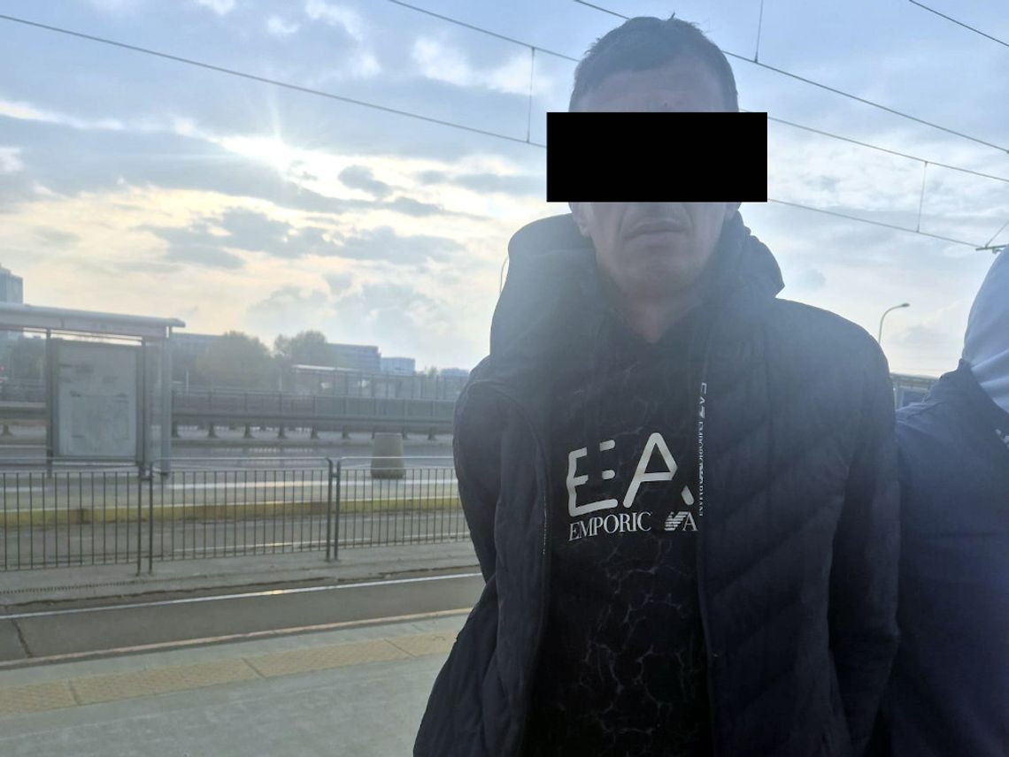 Zasadzka pod wiaduktem. Policjanci przechytrzyli szajkę „łowców telefonów”