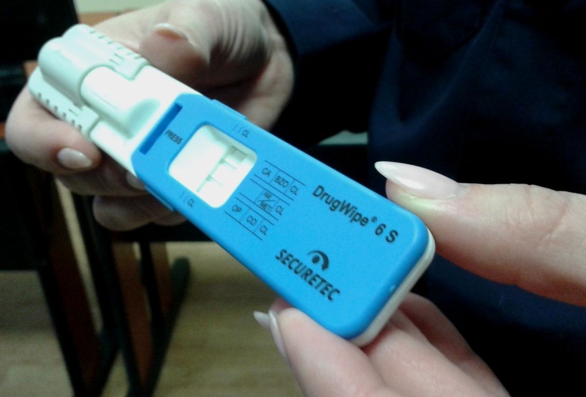 Zatrzymali dostawaczaka i jadące za nim audi. Obaj kierowcy po narkotykach, jechali razem do pracy Zatrzymali dostawaczaka i jadące za nim audi. Obaj kierowcy po narkotykach, jechali razem do pracy