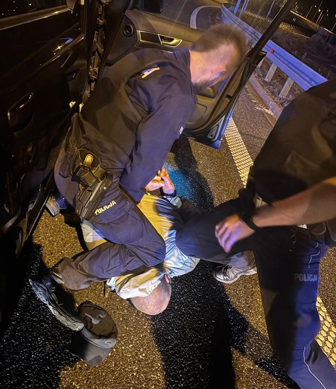 Zatrzymanie Rosjan podejrzanych o zabójstwo. Spektakularna akcja policji na autostradzie A2