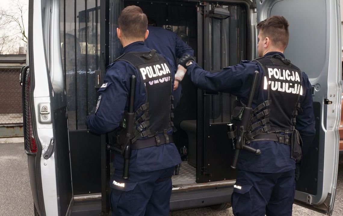 Zatrzymanie ściganego siedmioma listami gończymi 29-latka. Najbliższe 6 lat spędzi w więzieniu