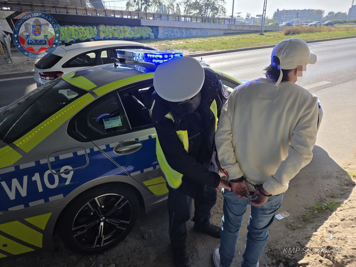 Zatrzymany do kontroli kierowca pokazał policjantom międzynarodowe prawo jazdy. Okazało się, że to fałszywka Zatrzymany do kontroli kierowca pokazał policjantom międzynarodowe prawo jazdy. Okazało się, że to fałszywka