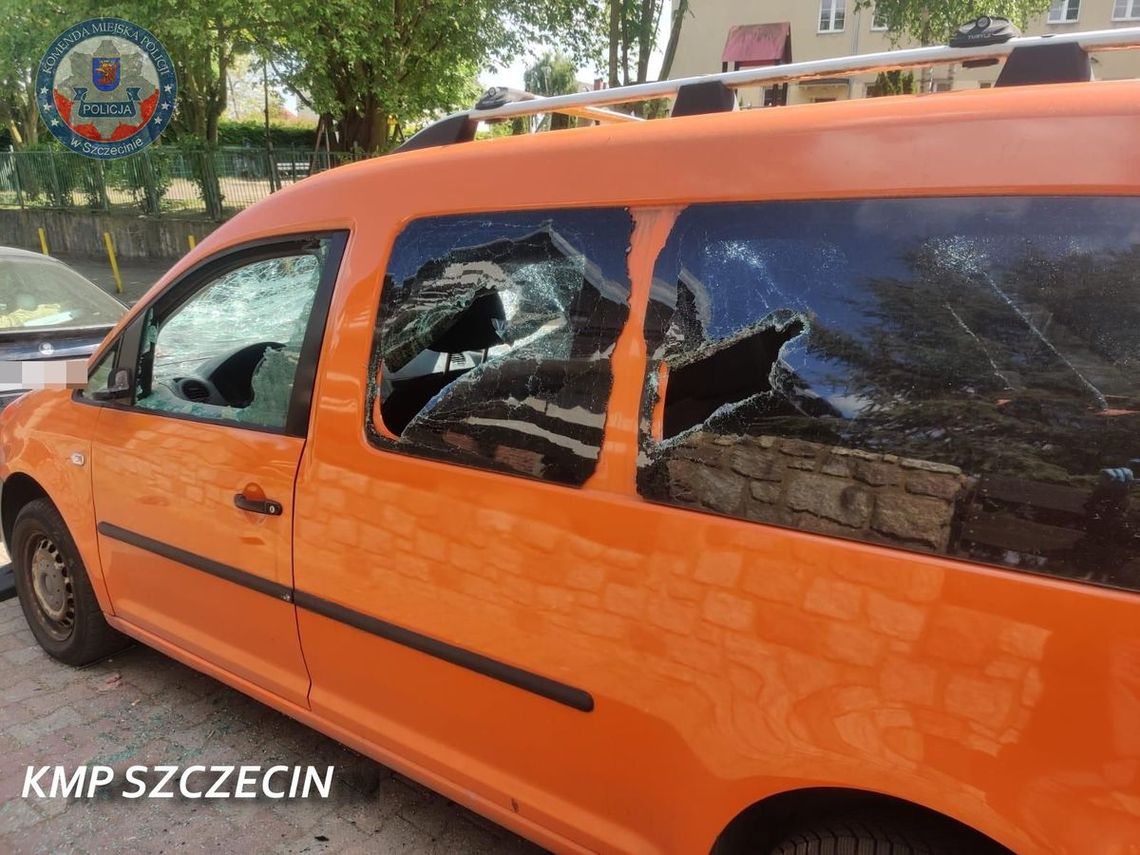 Zdemolował dwa samochody należące do firmy, w której kiedyś pracował. Chciał odegrać się na szefie