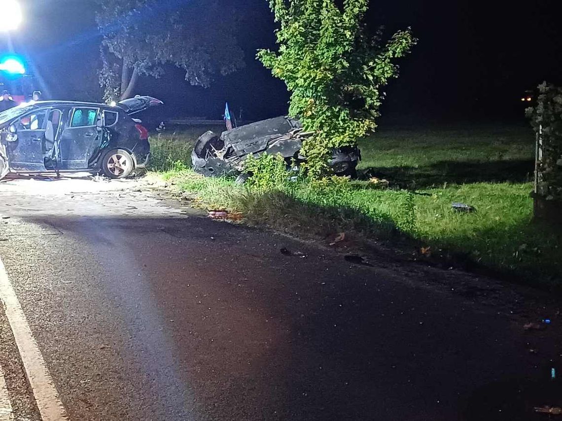 Zderzenie bmw i peugeota w Tarnowie. Zginął 20-letni kierowca i 17-latka, 5 osób trafiło do szpitali