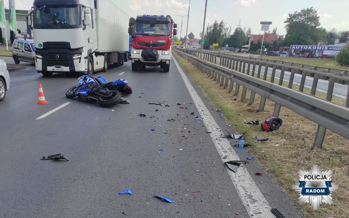 Zderzenie fiata i motocykla Suzuki. Poszkodowany został 27-letni kierowca jednośladu