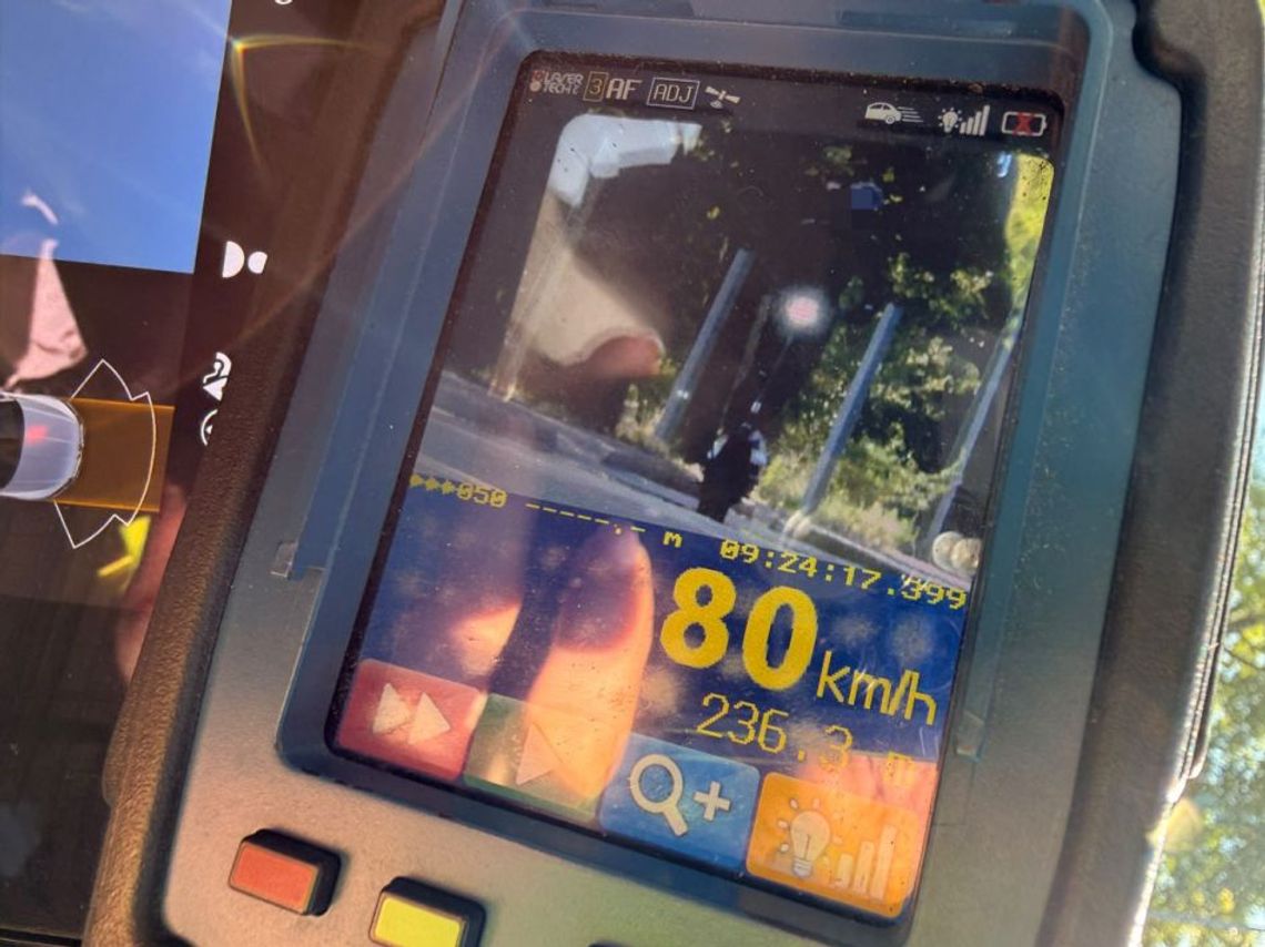 Zdjął blokadę i rozpędził hulajnogę do 80 km/h. Wpadł podczas kontroli