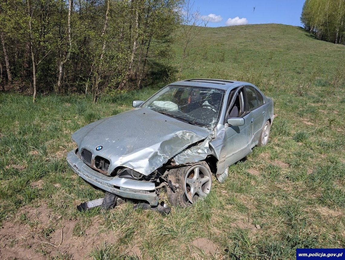 Zdjął tablice z rozbitego bmw i uciekł. Potem tłumaczył, że przestraszył się, gdy zobaczył, co narobił