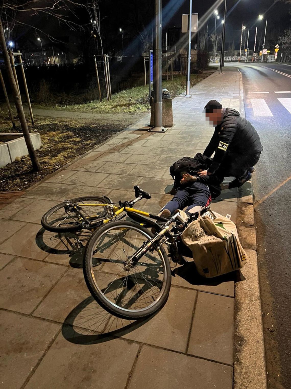 Złodziej grasował pod osłoną nocy. Włamywał się do aut i rabował wszystko, co miało jakąś wartość Złodziej grasował pod osłoną nocy. Włamywał się do aut i rabował wszystko, co miało jakąś wartość