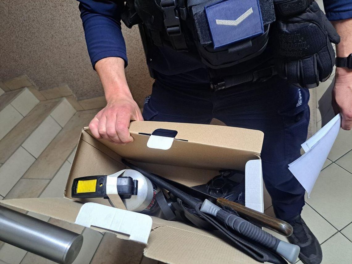 Złodziej zasnął w obrabianym domu. W plecaku miał łyżkę i cedzak, które zamierzał ukraść