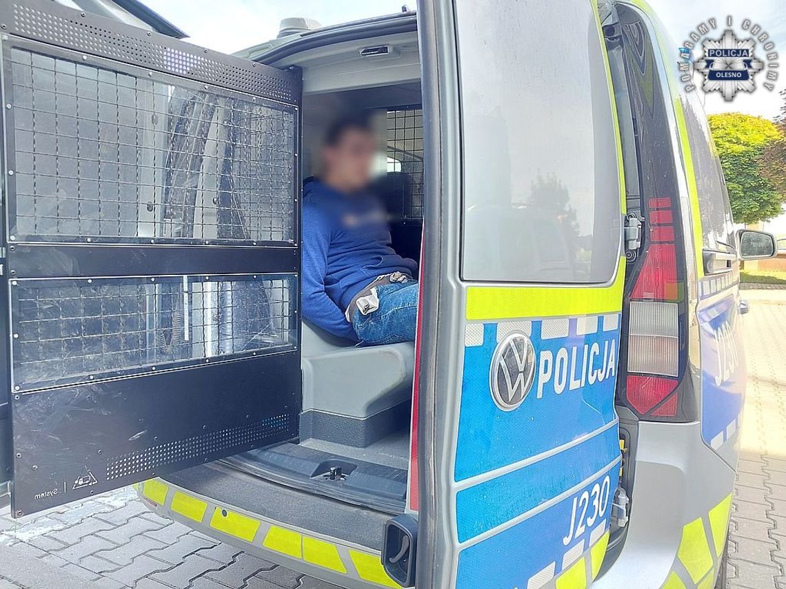 Złodziej próbował "na bezczelnego" wyjść ze sklepu z towarem. Miał pecha, bo zakupy robił też policjant
