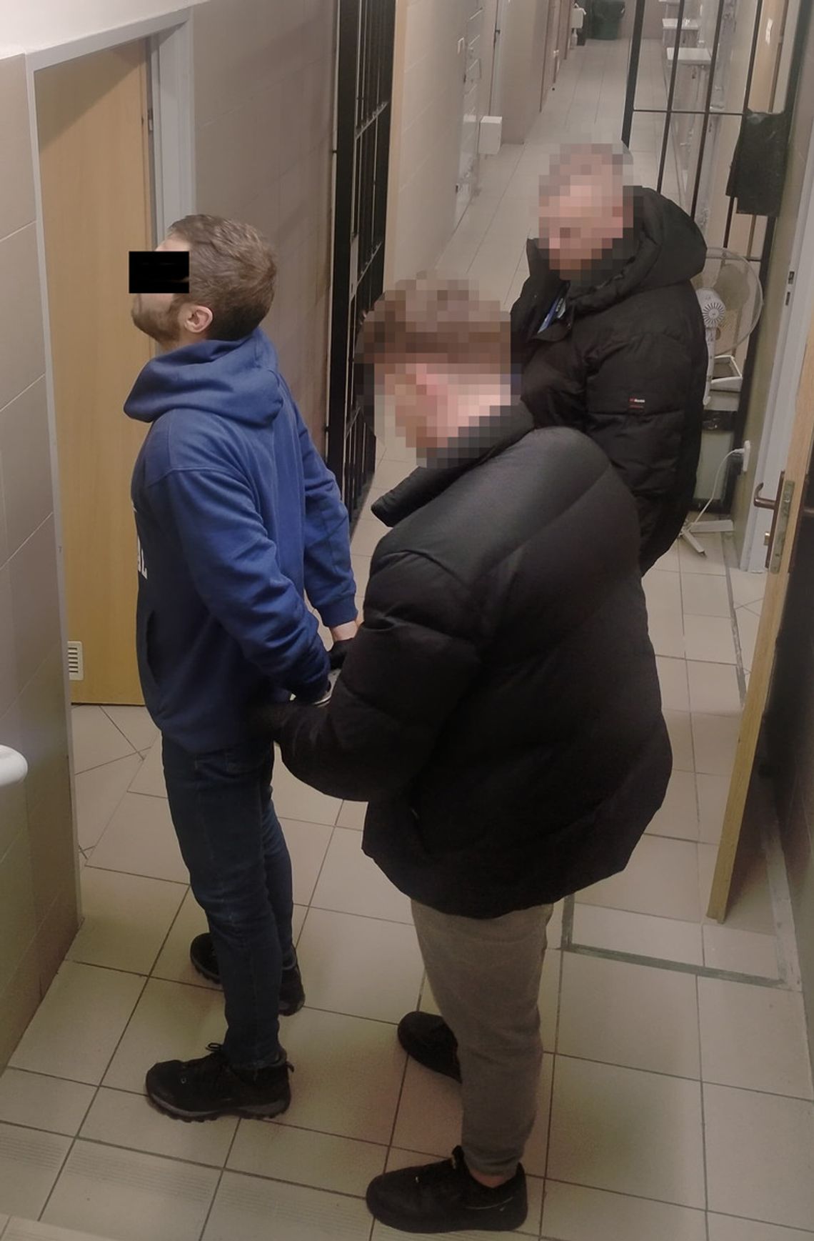 Złodziej seryjnie włamywał się do komórek lokatorskich. Policjanci zatrzymali 34-latka Złodziej seryjnie włamywał się do komórek lokatorskich. Policjanci zatrzymali 34-latka