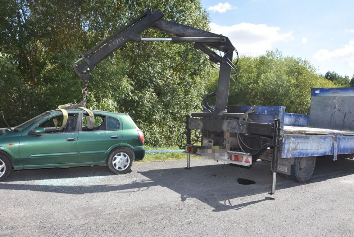 Złodzieje popisali się wyjątkową bezczelnością - kradli auta dźwigiem HDS