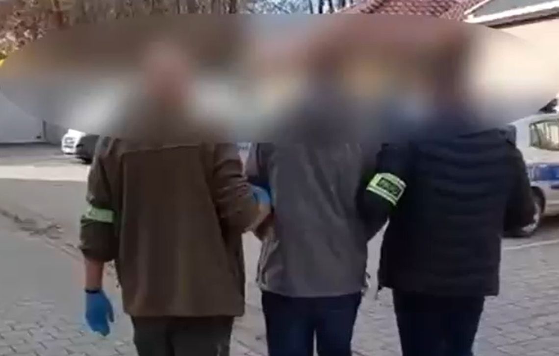 Zmasakrowane ciało kobiety w mieszkaniu. Jej partner zabił ją, uderzając tępym przedmiotem w twarz Zmasakrowane ciało kobiety w mieszkaniu. Jej partner zabił ją, uderzając tępym przedmiotem w twarz