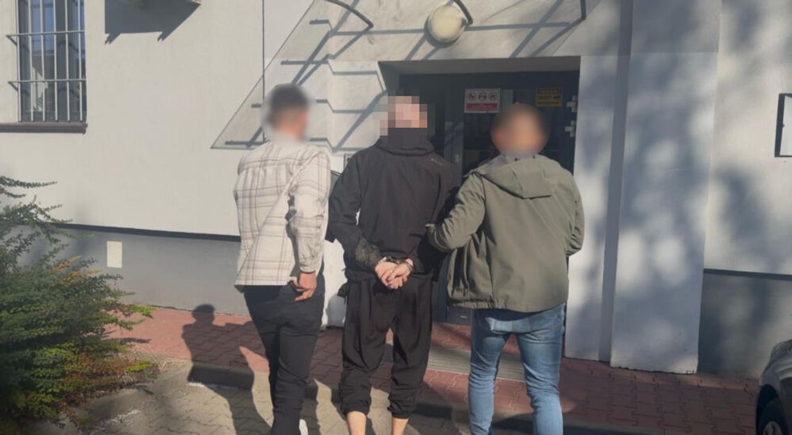 Znalazł sposób na „darmowe” telefony. Wyłudzał drogi sprzęt, odsyłając bezwartościowe przedmioty Znalazł sposób na „darmowe” telefony. Wyłudzał drogi sprzęt, odsyłając bezwartościowe przedmioty