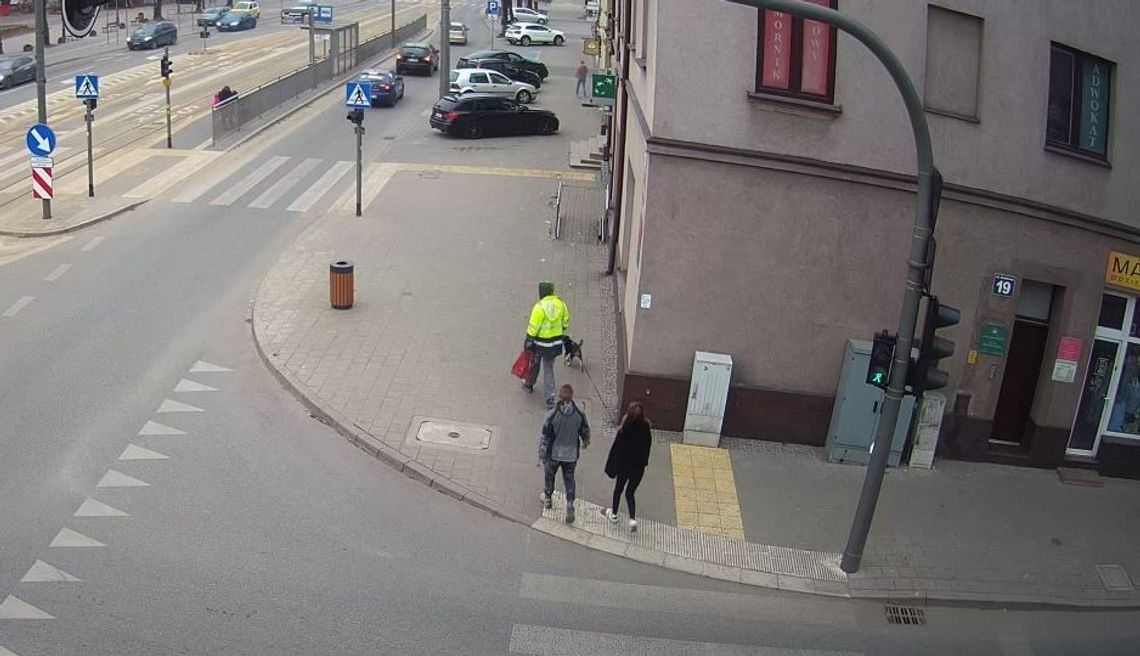 Znaleźli pieniądze na ulicy i je sobie zabrali. Staną za to przed sądem