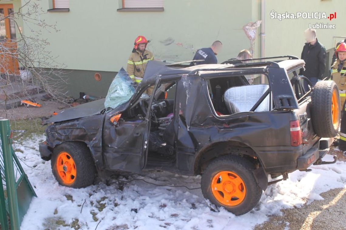 Zobaczył policję i wpadł w panikę. W rozbitym aucie znaleziono narkotyki