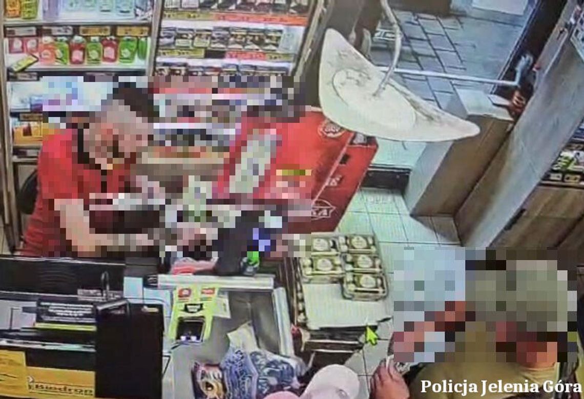 Zobaczył portfel zostawiony przy kasie i go sobie wziął. Wszystko się nagrało, a policja szybko go namierzyła