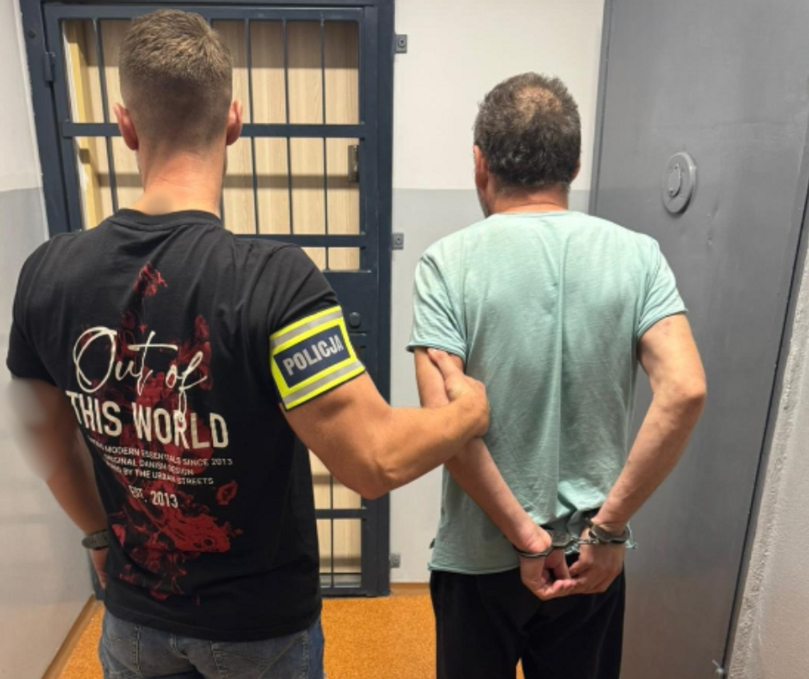 Zobaczył, że sąsiad goni kota i go okradł. Zniknęła torba z zakupami oraz portfel z dokumentami