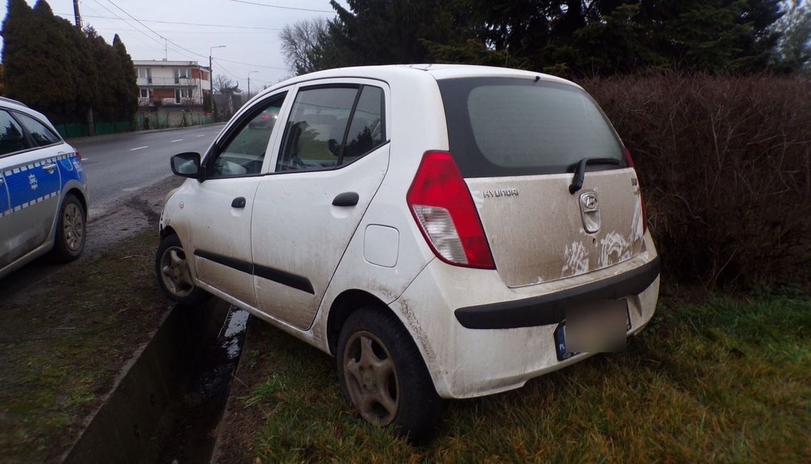 Zobaczyli, że w drzwiach są kluczyki i nie mogli się oprzeć. Koledzy pojechali na wycieczkę, a potem rozbili się w rowie