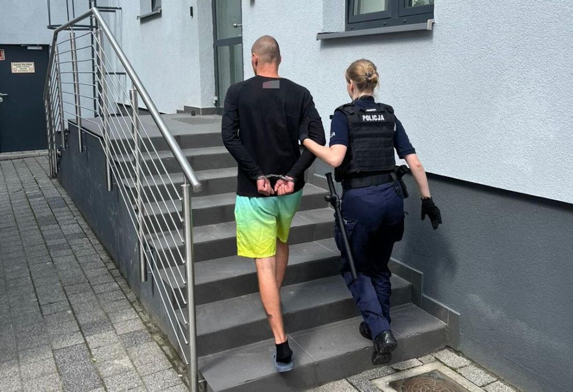 Został brutalnie pobity, a potem okradziony przez dwóch typów. Zabrali mu pieniądze, telefon i rower elektryczny