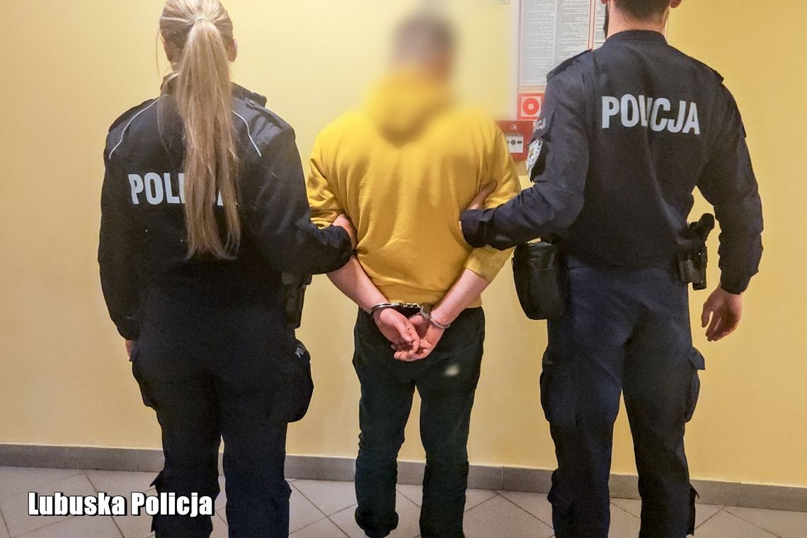 Zostawił otwarty garaż, od razu znalazło się czterech typów, którzy skorzystali z okazji. Policja zatrzymała wszystkich