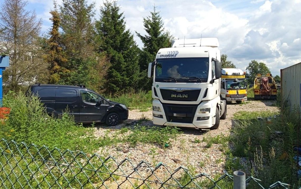 Zuchwała kradzież w zakładach mięsnych. Złodzieje wynajęli ciężarówkę i wywieźli 18 ton wyrobów