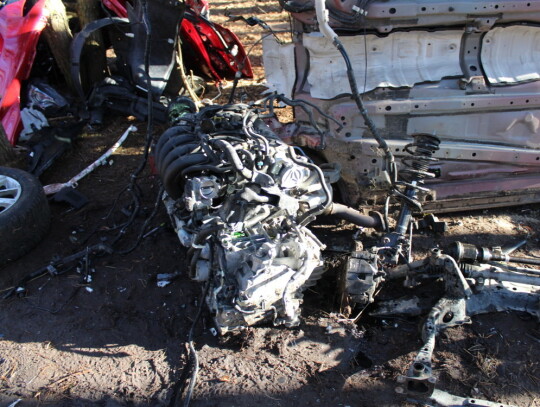 skradziona mazda rozebrana w lesie 6