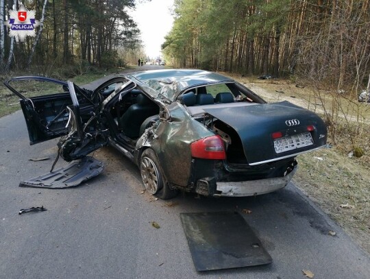 wypadek smiertelny audi wyczolki