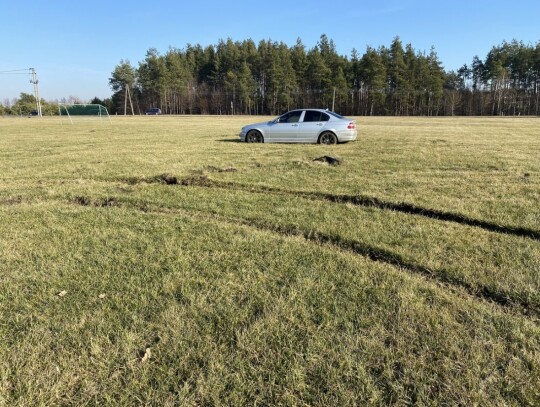 dlugoborz zambrow bmw drift na boisku 1