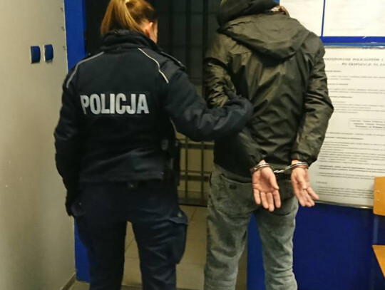 warszawa atak na poliacjanta 1